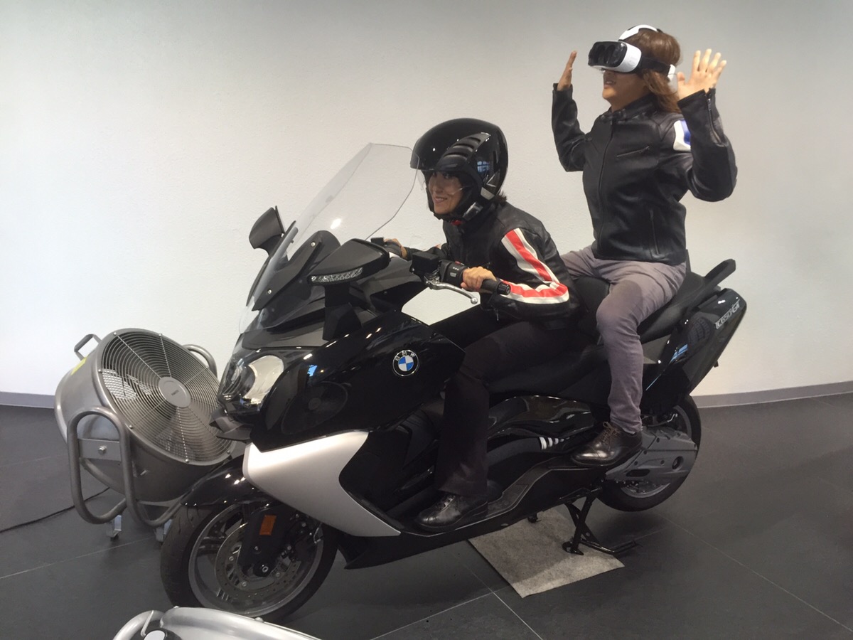 8月19日はバイクの日 夏休みにどこにも行けないご家族に朗報 西宮と神戸で Bmwバイク のvr体験イベント実施 1km 50円 の格安バイクレンタルも Prでっせ 8月19日はバイクの日 夏休みにどこにも行けないご家族に朗報 西宮と神戸で Bmwバイク のvr体験イベント実施 1km 50円 の格安バイクレンタルも Prでっせ