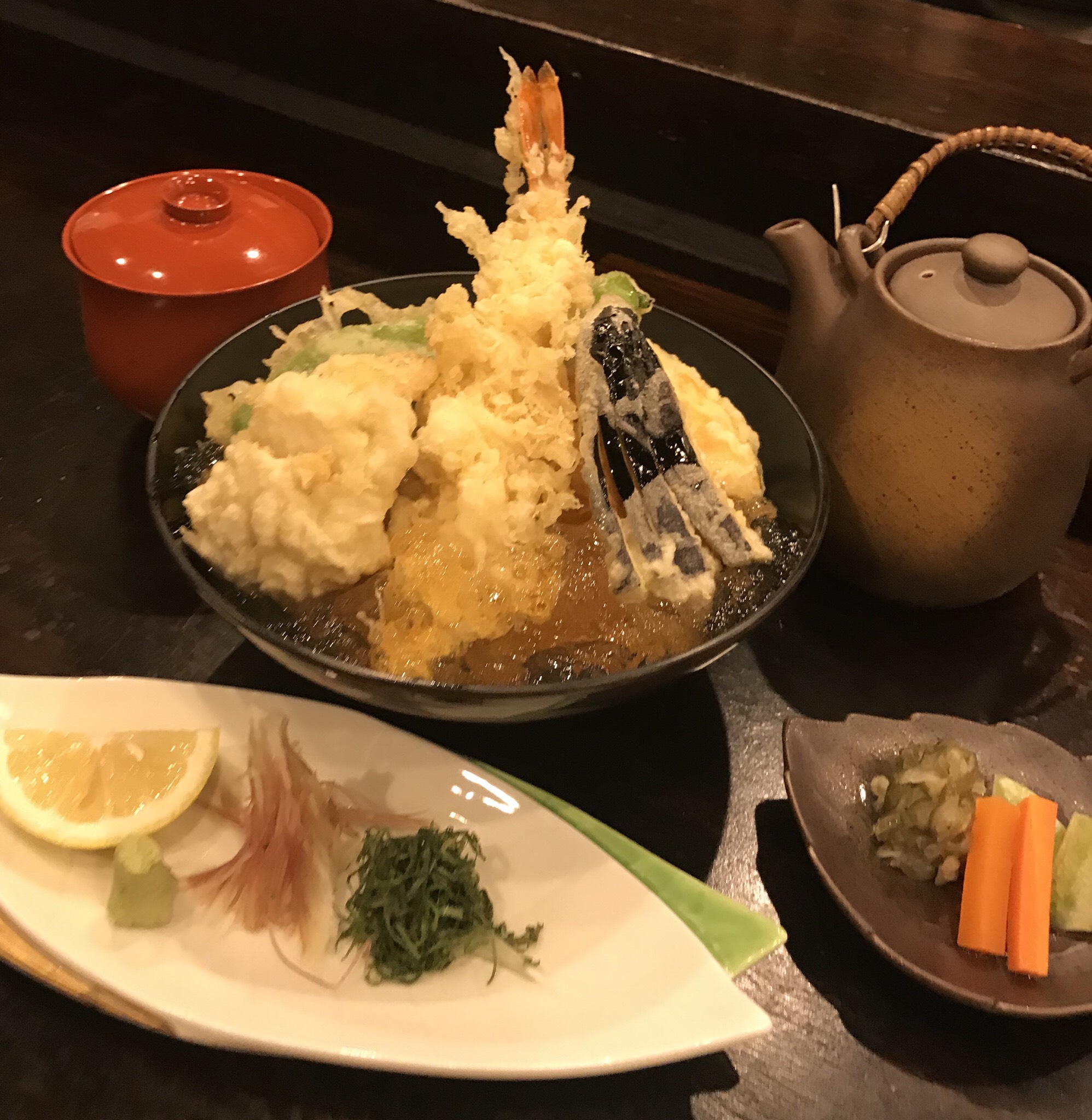 「冷やし天丼」1,200 円 (お椀、香の物付き)