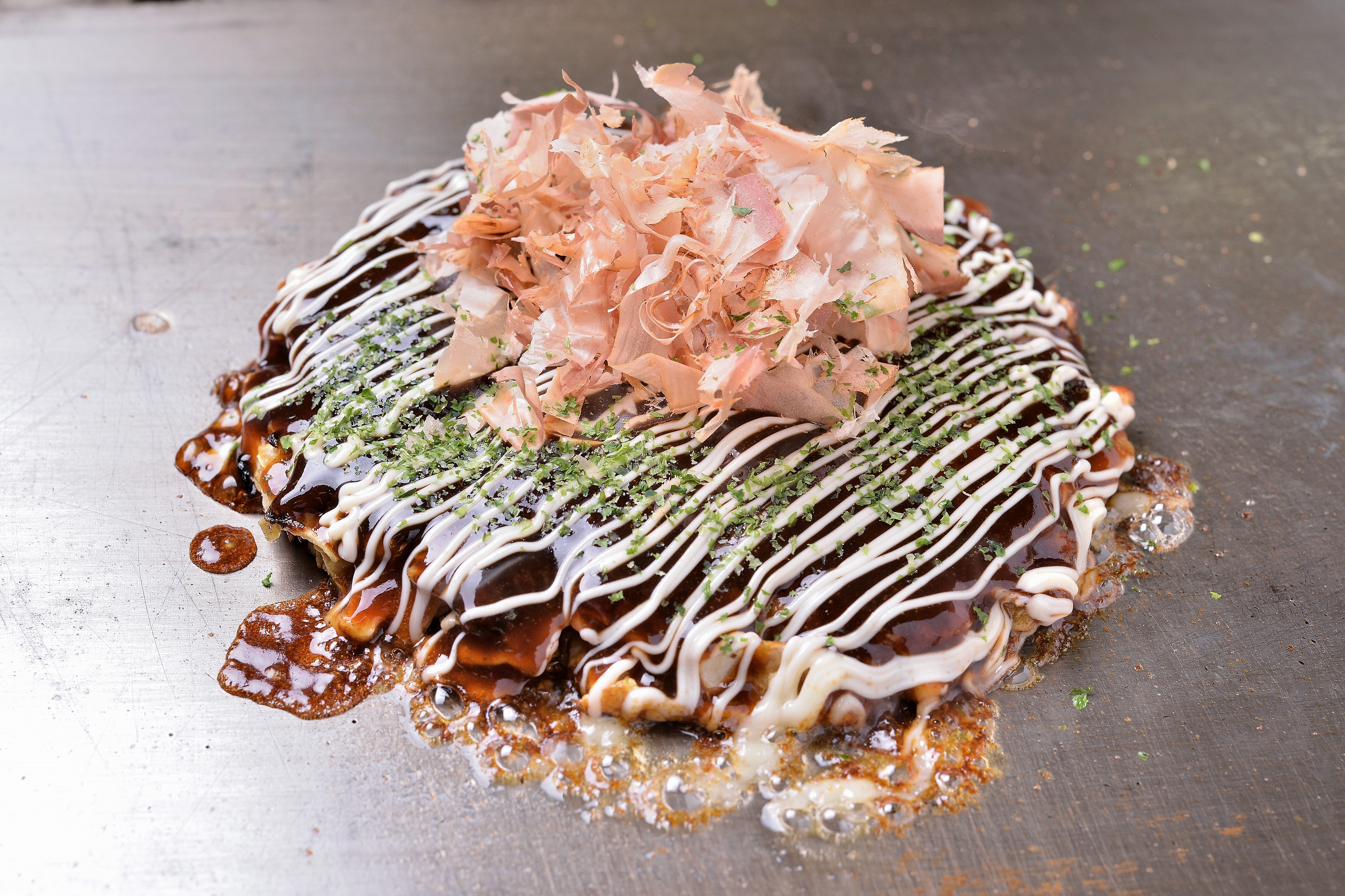 お好み焼きがキャンバスに 5色のマヨネーズで おこアート 提案 大阪 新世界に 体験型お好み焼き店 福 が8 7 火 オープン Prでっせ お好み焼きがキャンバスに 5色のマヨネーズで おこアート 提案 大阪 新世界に 体験型お好み焼き店 福 が8 7 火 オープン Prでっせ