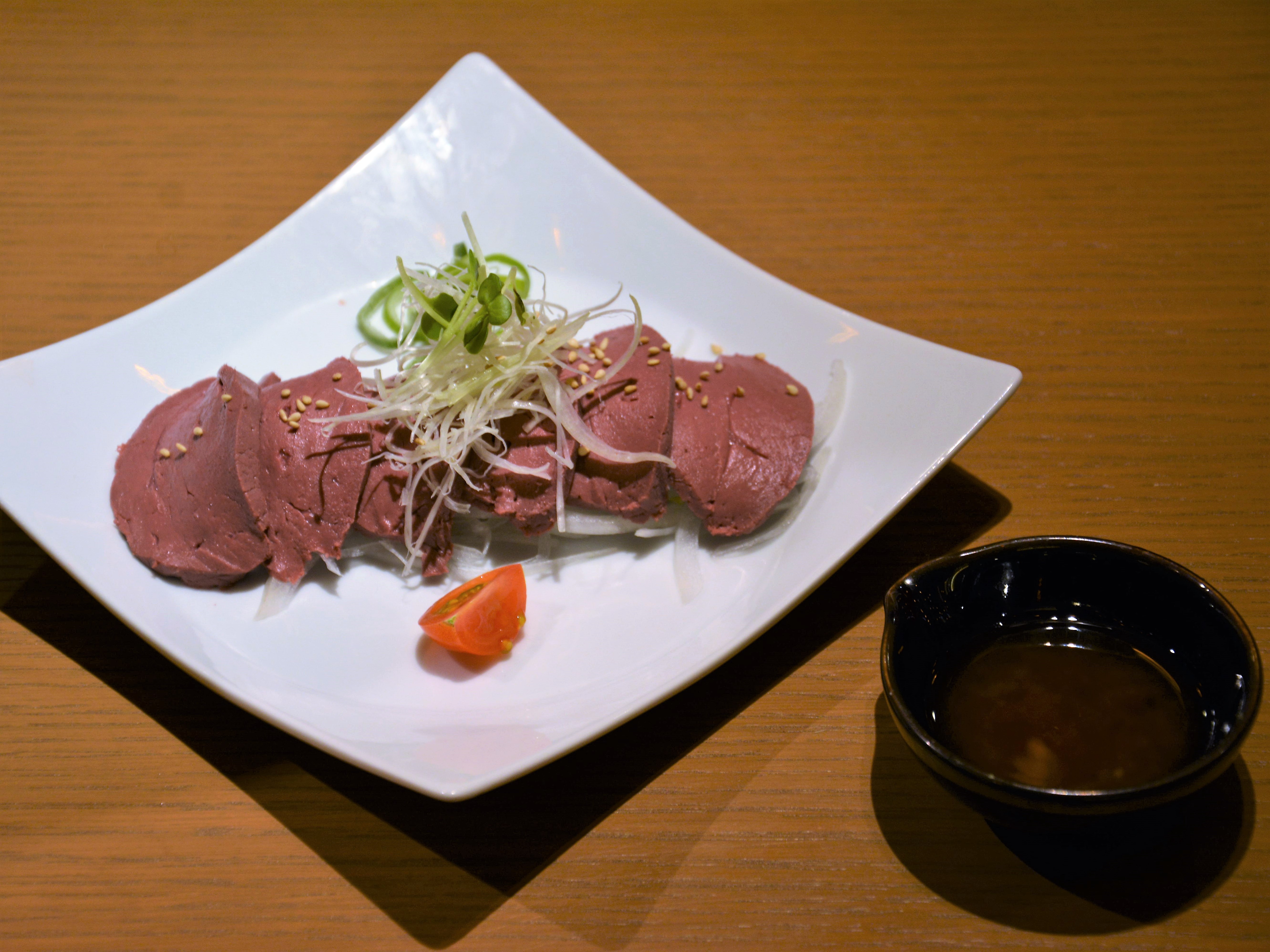 高槻市の人気精肉 焼肉店が満を持して 京都 先斗町に登場 焼肉やまかわ本店 が3 21グランドオープン 鹿児島県産最高級黒毛和牛 のざき牛 や神戸牛をお手頃価格で 自社精肉店で一頭買いしてご提供 目玉は100g 厚さ3センチの 姿切り Prでっせ