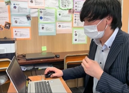 授業をする先生