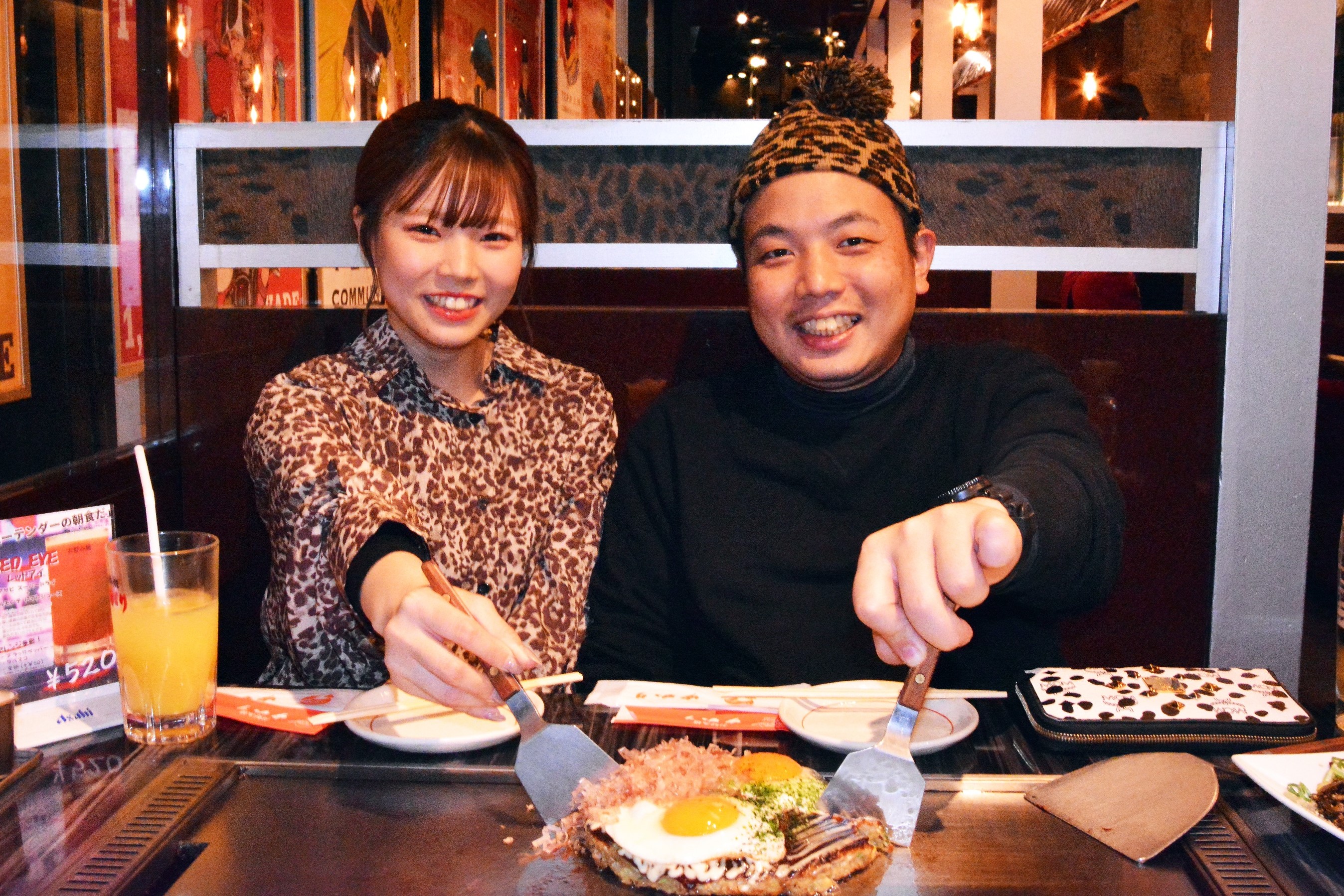 ヒョウ柄を着て来店したカップルにサービス