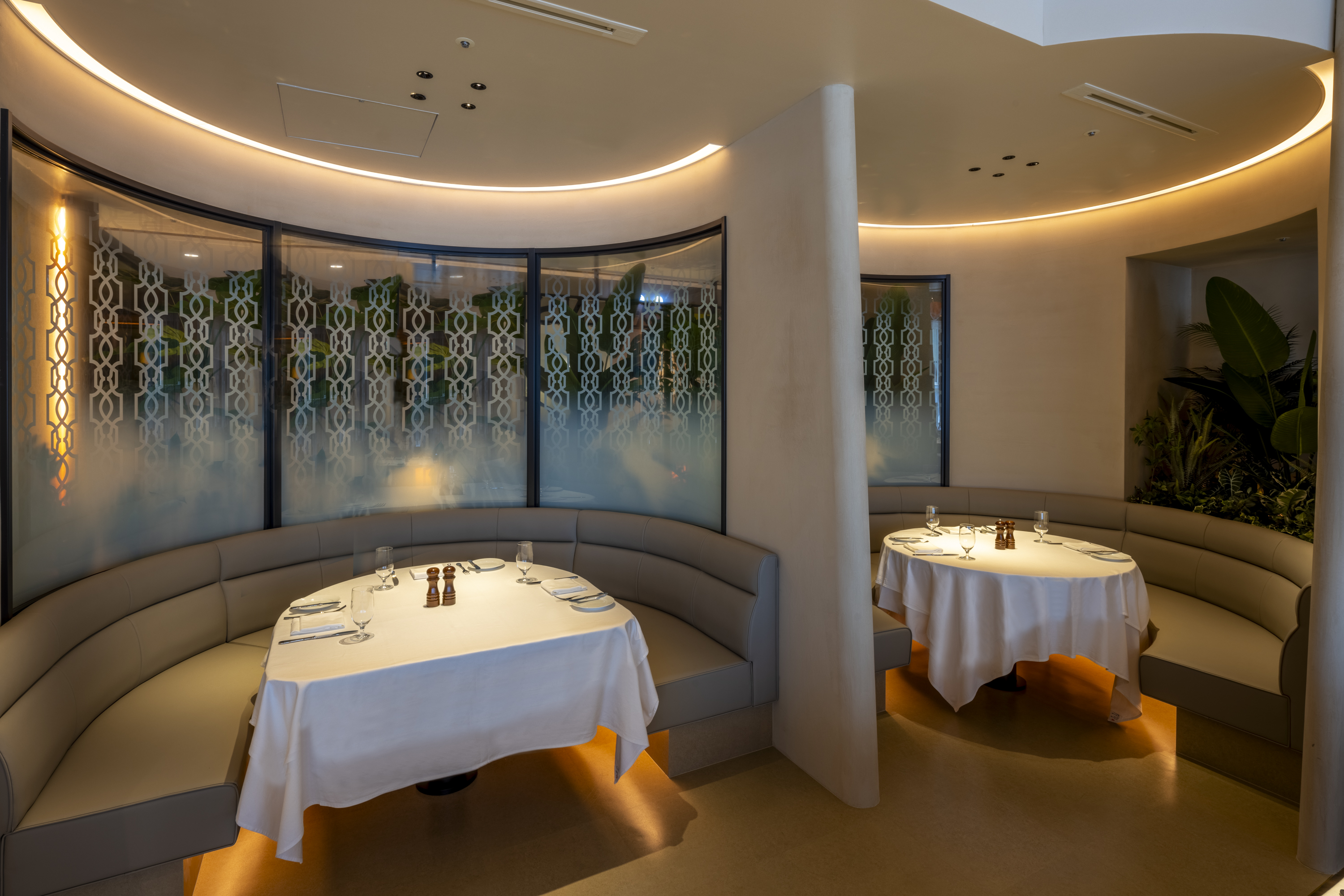 ボックス席(3名様用)