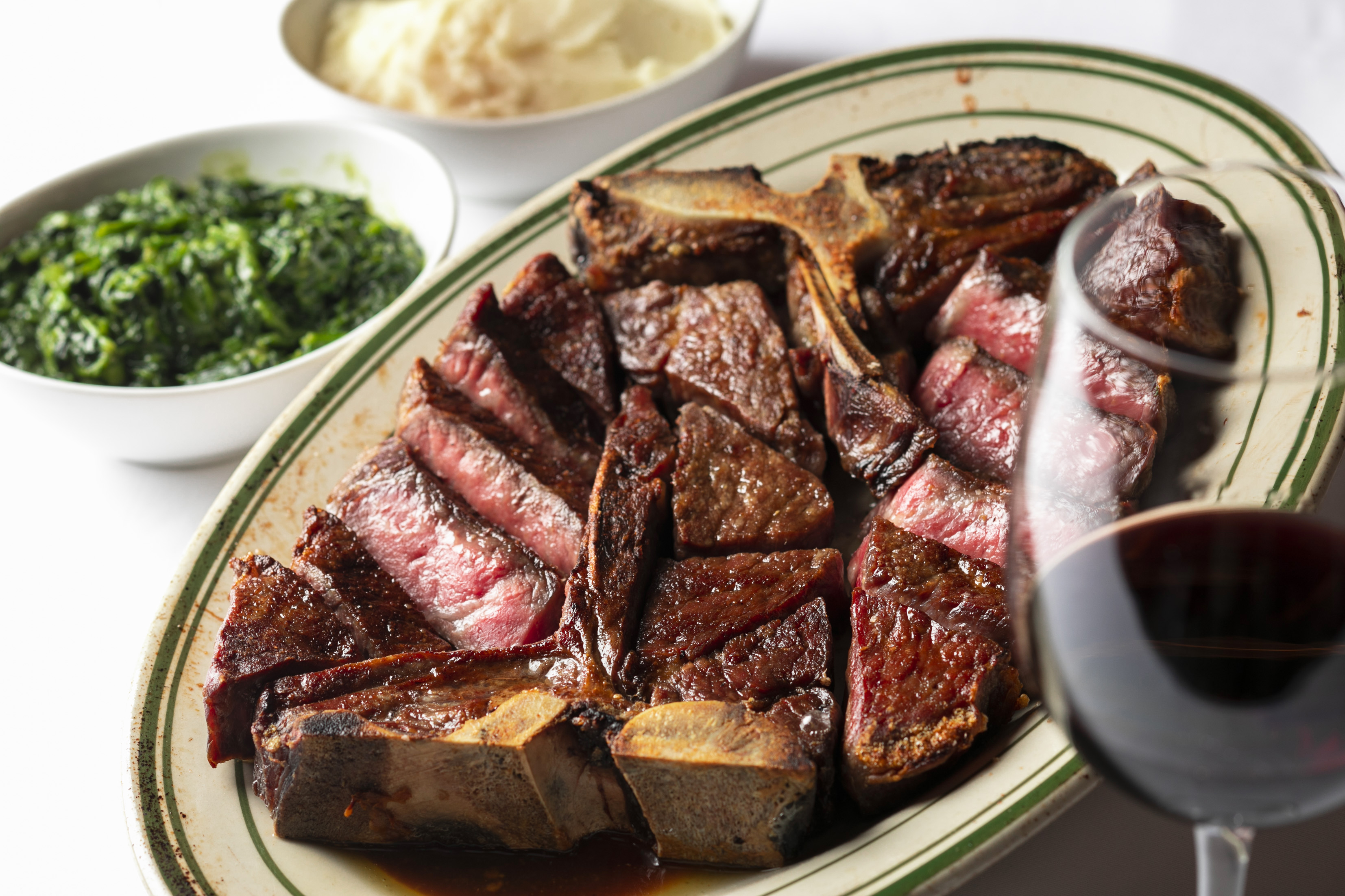 熟成肉のTボーンステーキ