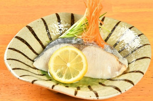 さわら酒蒸し 748円(税込)