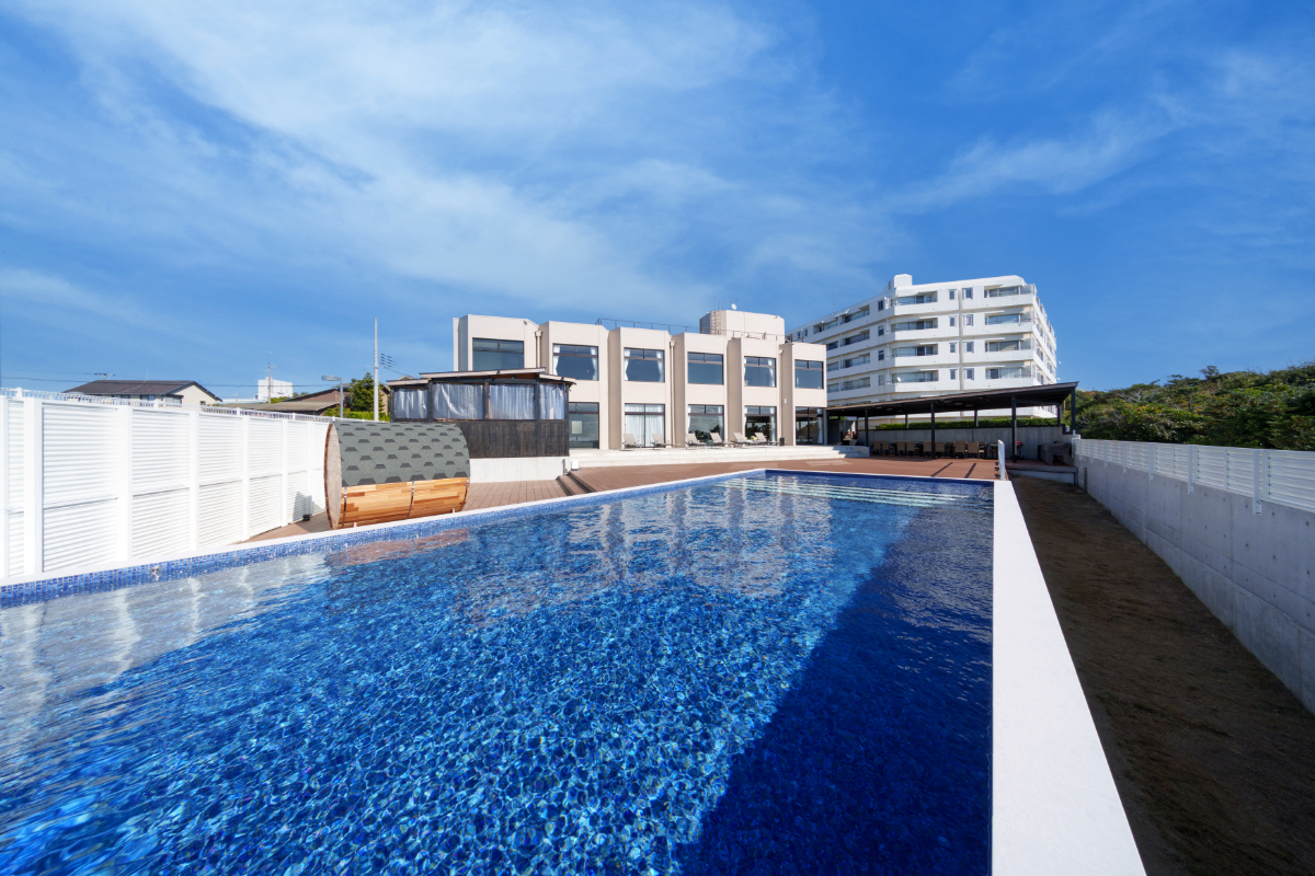 14m×6mの大型プール