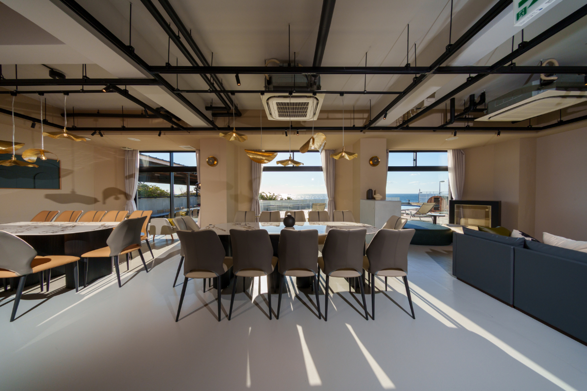 ゆったりくつろげるダイニングルーム