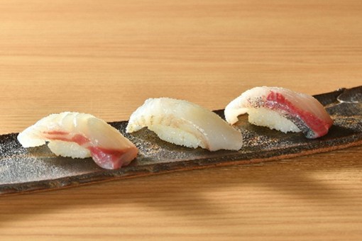 白身握り3種盛り 715円(税込)