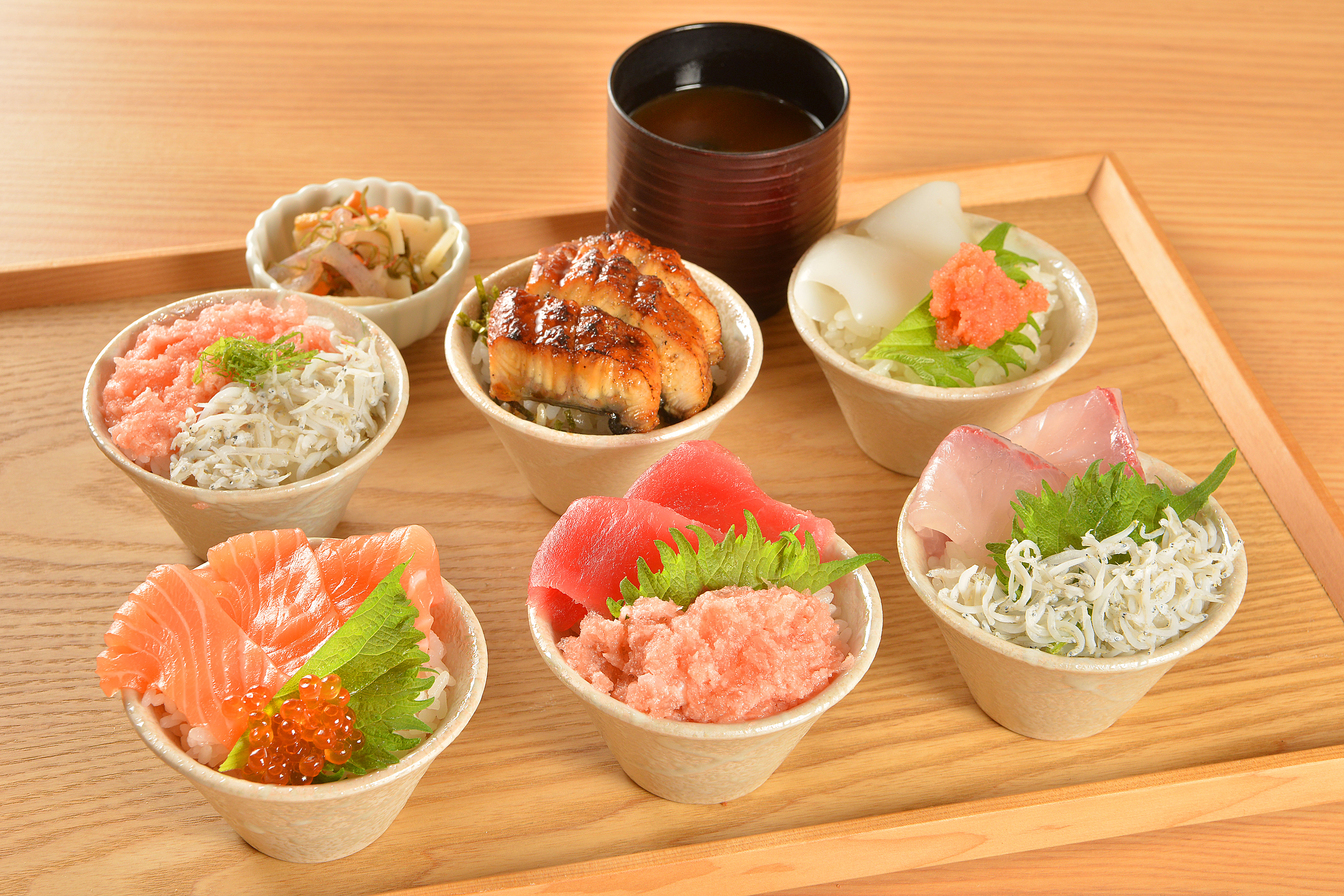 丼六種 1,628円(税込)