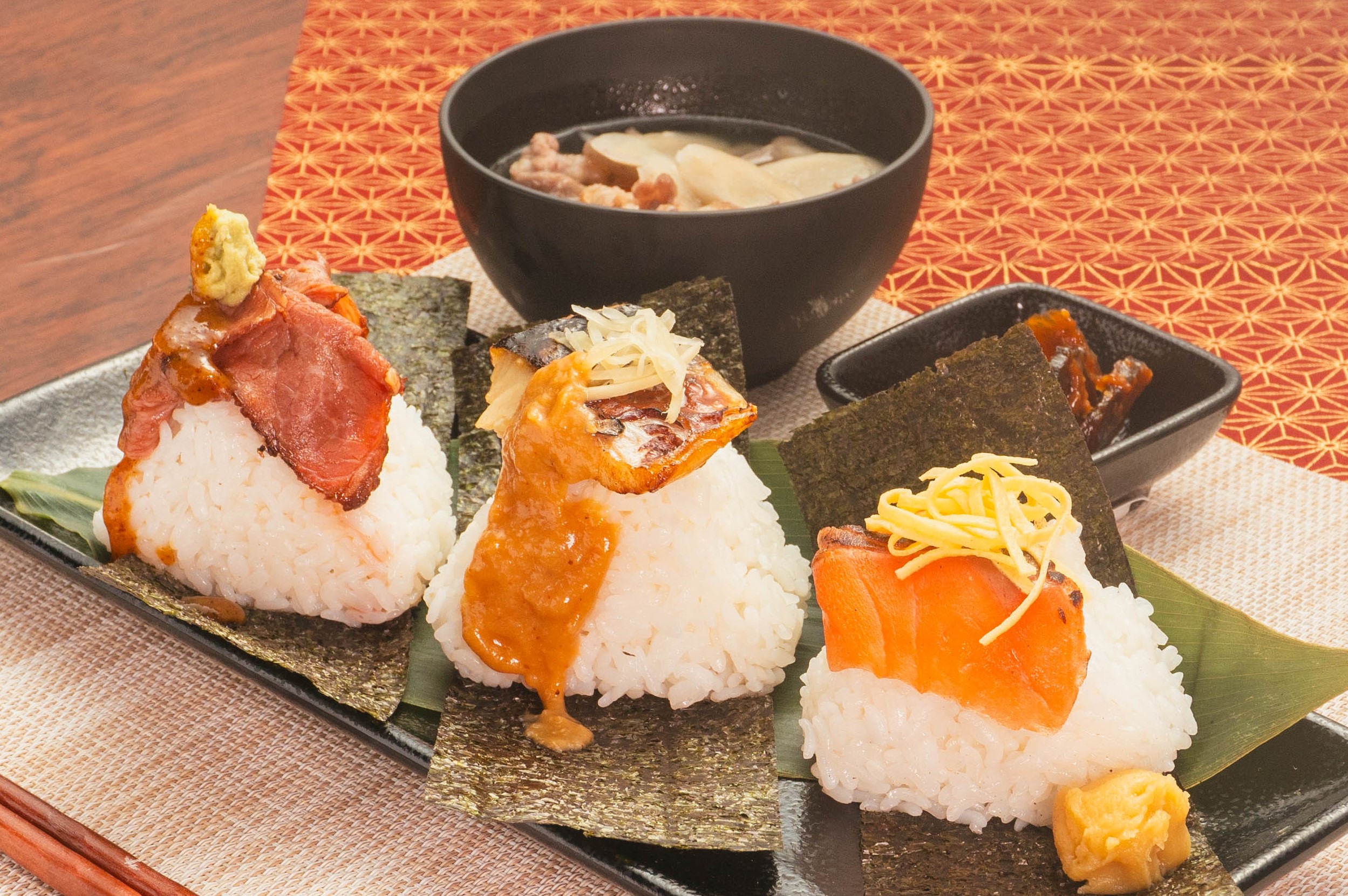 3種の味噌のご馳走おむすび