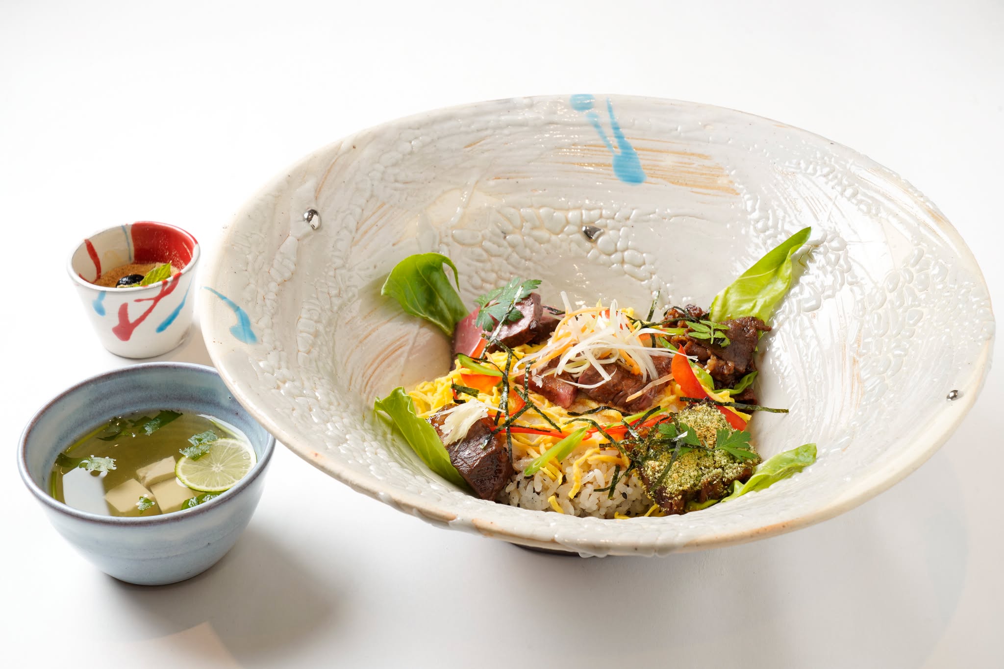 どんぶりの味比べ里山懐石 但馬牛の五種ひしめき丼~丹波が奏でるハーモニー愛と想いの五重奏~